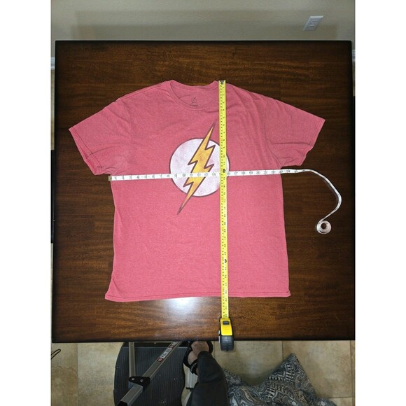 DC Comics Flash Logo T-Shirt Men’s XL Red Graphic Tee Superhero Cotton Blend - Picture 2 of 6